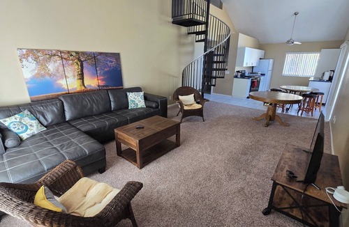 Simi Valley House | Very Private Guesthouse + Loft for 6 on a Very Private wooded 3 acr Gated Estate