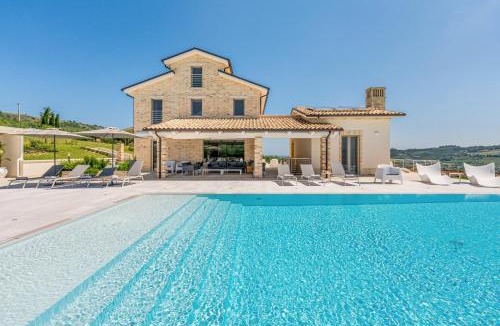 Monterubbiano Villa | Villa Amore di Ada - Modern Design Villa - AirCo, Private Pool & Near The Beach
