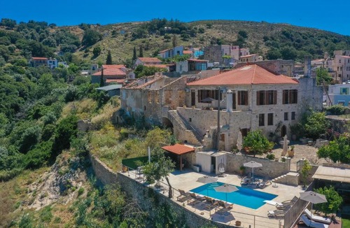 Maroulas Villa | Villa Candice Historic Venetian Retreat by Rentado