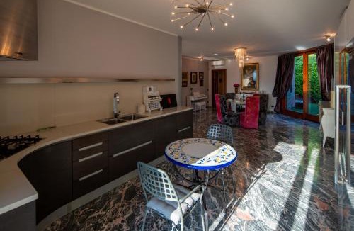 Alba Apartment | Villa DAutore