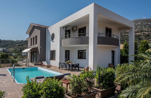 Stalida Villa | Villa Ete Premier 4 Bedroom Villa in Stalis with swimming pool. Sleeps 8.
