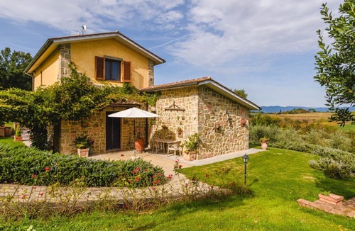Cignano Villa | Villa Fiorita: idyllic tuscan retreat with pool, senic views and modern comfort