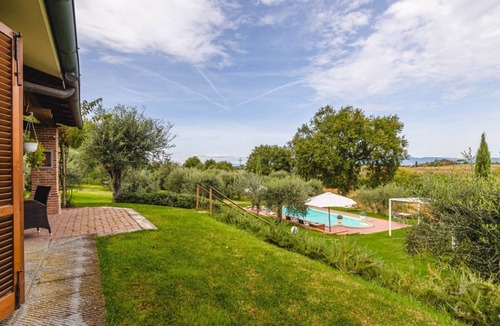 Cignano Villa | Villa Fiorita: idyllic tuscan retreat with pool, senic views and modern comfort