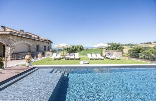 San Terenziano Villa | Villa in Canale with 5 bedrooms sleeps 14