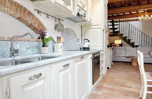San Pietro in Bossolo Apartment | Villa in the Florentine Chianti Region: 4 Bedrooms, Pool, and Views of the Hills
