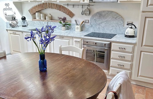 San Pietro in Bossolo Apartment | Villa in the Florentine Chianti Region: 4 Bedrooms, Pool, and Views of the Hills