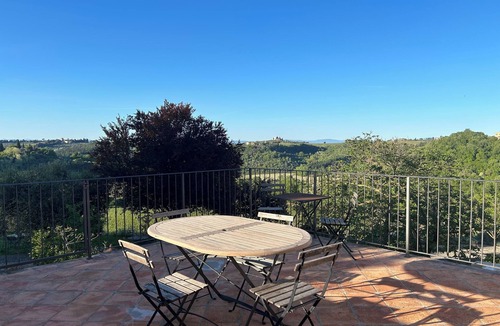 San Pietro in Bossolo Apartment | Villa in the Florentine Chianti Region: 4 Bedrooms, Pool, and Views of the Hills