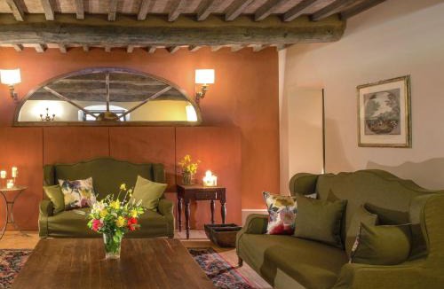 Arezzo Villa | Villa in Tuscany with Organic Wine Estate