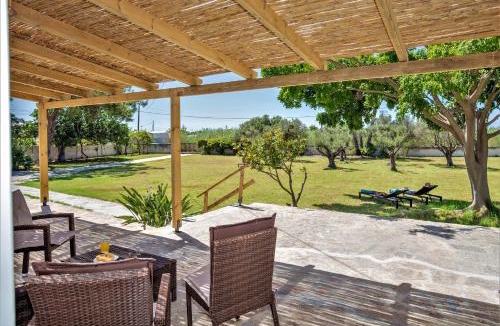Ierapetra Villa | Villa Komorebi, the Private 3BR Grand Estate - 2500m2 Garden - Walk to Beach & Town
