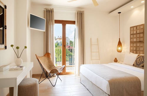 Dassia Villa | Villa Lilly with 3 bedrooms, private pool & outdoor jacuzzi.