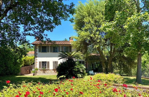 Capannori Villa | Villa Lucida, luxury private villa with large swimming pool and stylish terraces