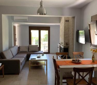 Toroni Apartment | Villa Maria 2