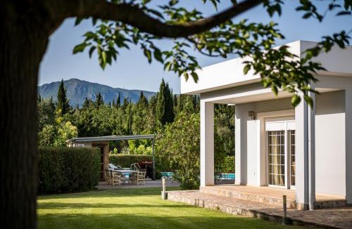 Limni Villa | Villa Nefeli with Private Pool by Konnect