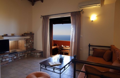 Tsoukaladhes Villa | Villa Oceanis Country House with Sea View, Wi-Fi, and Air Conditioning