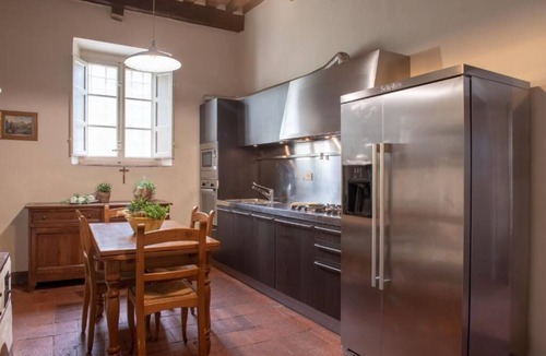 San Concordio di Moriano Apartment | VILLA OF GOOD HOPE. RELAX AND PRIVACY, GARDEN AND VIEW POOL.