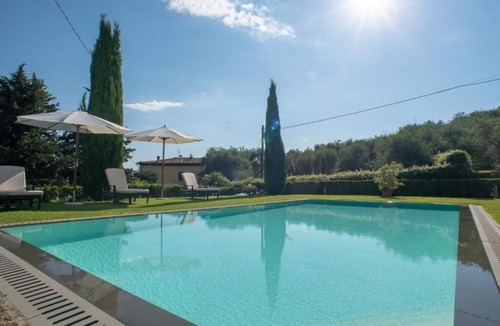 San Concordio di Moriano Apartment | VILLA OF GOOD HOPE. RELAX AND PRIVACY, GARDEN AND VIEW POOL.
