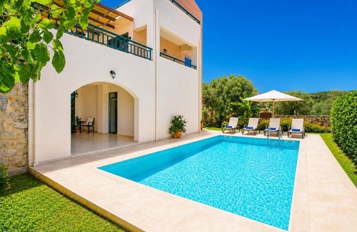 Gerani Villa | Villa Olive - Four Bedroom Villa, Sleeps 7