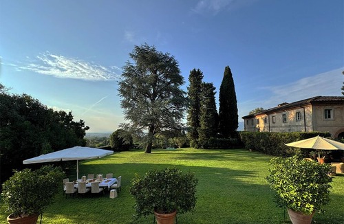 Capannori Villa | VILLA PARADISO, stunning XVII century villa on the hills at 7 kms east of Lucca