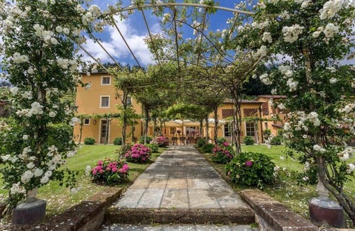 Badia Cantignano Villa | Villa rental in Lucca