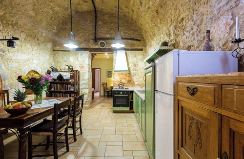 Atsipópoulon Villa | Villa Svega - Timeless Venetian Charm by etouri