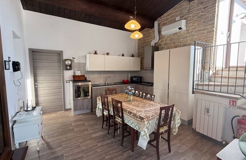 Penna San Giovanni House | Villa with private pool and hot tub near The Sibillini National Park