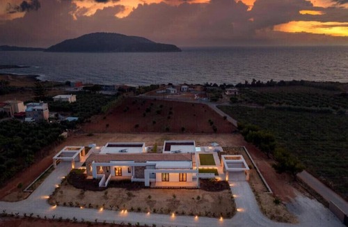 Gargaliani Villa | Villa with private infinity pool, sea view & sunset. Nobus Villas 1