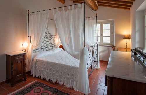 Capannori Villa | Villa with Private Pool, Garden, A/C and Wi-Fi
