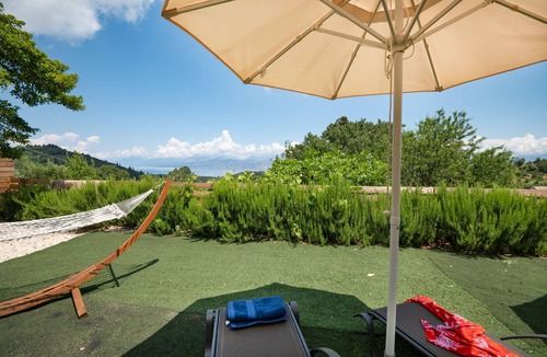 Petaleia Villa | Villekulla Villa: Tranquil Stay with Sea Views