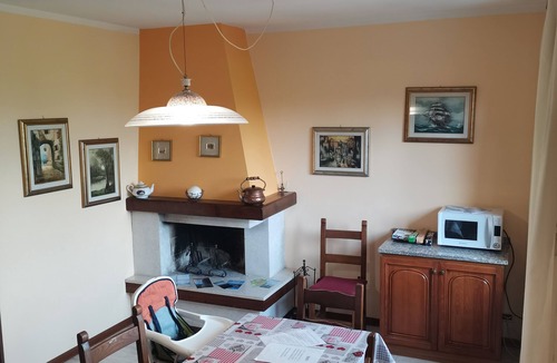 Guamo House | Villetta Camelia with private parking just a stone's throw from Lucca