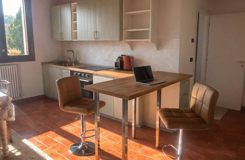 Dozza Apartment | “Vineyard Views & Tranquility Near Dozza – Stylish New Refurbished Apt Sleeps 4