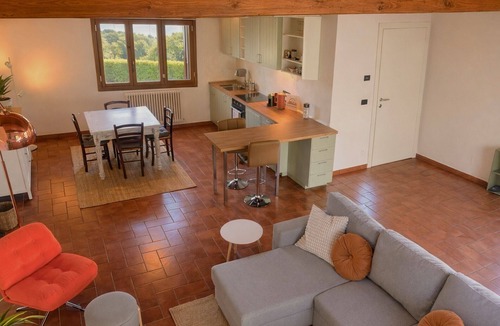 Dozza Apartment | “Vineyard Views & Tranquility Near Dozza – Stylish New Refurbished Apt Sleeps 4