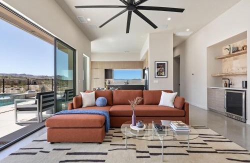 Panorama Heights House | Vista B at Panorama Villas by Fieldtrip - Luxury 2br w Pool and Views
