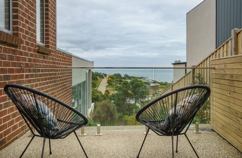 Mount Martha House | Vue Sur La Mer by Ready Set Stay - View of the sea