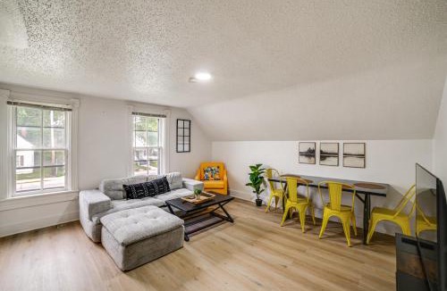 Michigan City Apartment | Walkable Apt in Dtwn Michigan City! 2 Mi to Beach