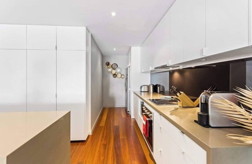 Cowes Apartment | Waterfront Apt, Gorgeous Views