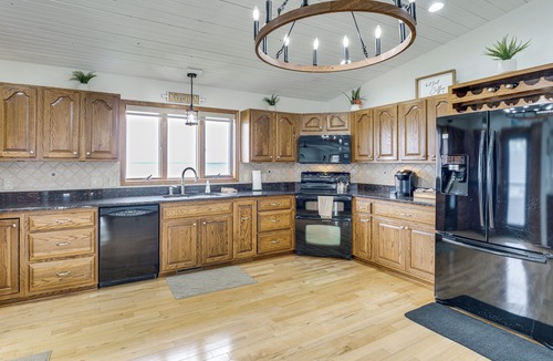 Port Hope Cottage | Waterfront Lake Huron Getaway w/Private Beach