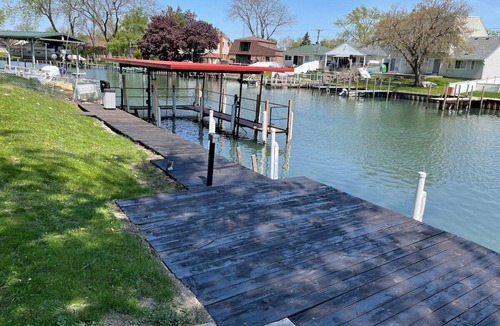 Gibraltar House | Waterfront Paradise! Hot Tub, Kayaks, Dock Arcade!