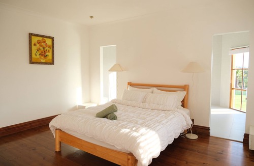 Tooradin House | Waterfront retreat w/private dock, kayaks & animal encounters