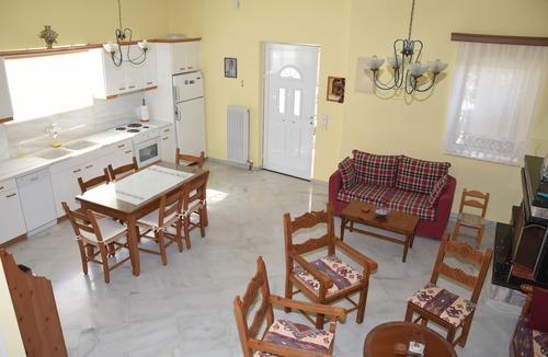 Lefkogeia House | Welcome to Mathiou’s Home! A two storey residence 115 sqm with private yard.