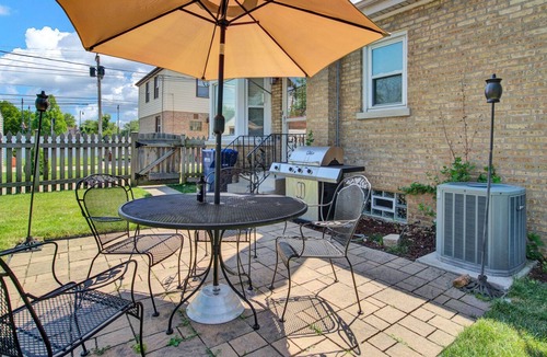 La Grange Park House | Welcome to our charming home!
