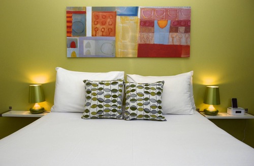 East Melbourne Apartment | Wheelchair accessible 1-room apartment