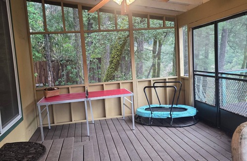 Salyer House | Whole house, tranquil Riverside Retreat in the Trinity Alps