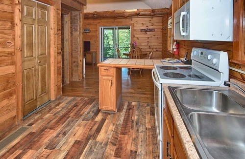 Rockbridge Cabin | Wildflower Cabin in Hocking Hills | Private, Cozy, Hot Tub Getaway