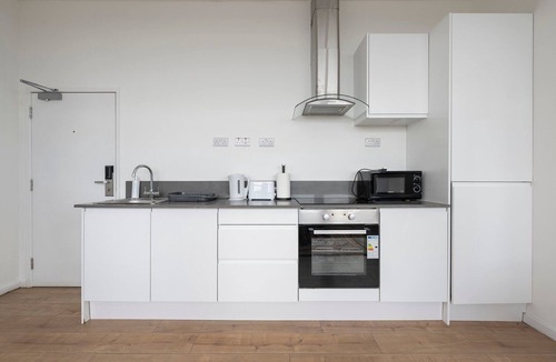 Smethwick Apartment | Winsome Stay in the West Midlands