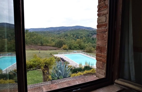Monte Castello di Vibio Villa | Wonderful private villa with hot tub, WIFI, private pool, TV, pets allowed and panoramic view