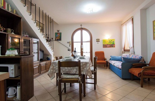Marti House | Wonderful private villa for 4 guests with WIFI, private pool, A/C, TV, patio and pets allowed