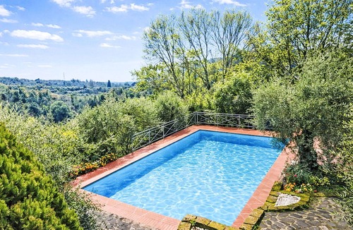 Marti House | Wonderful private villa for 4 guests with WIFI, private pool, A/C, TV, patio and pets allowed
