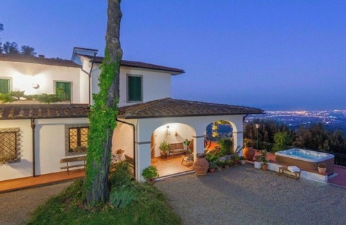 Carmignano Villa | Wonderful private villa for 12 guests with WIFI, private pool, TV, patio and pets allowed