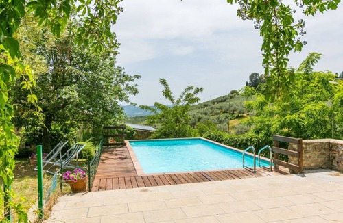 Pergine Valdarno Villa | Wonderful private villa for 9 people with private pool, WIFI, terrace and pets allowed