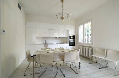 Forte dei Marmi Villa | Wonderful private villa for 12 people with A/C, WIFI, hot tub, TV and patio